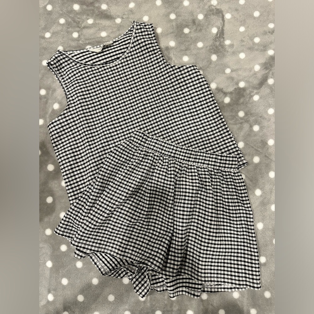 H&M girls size 11/12 2 pieces tank/shorts set